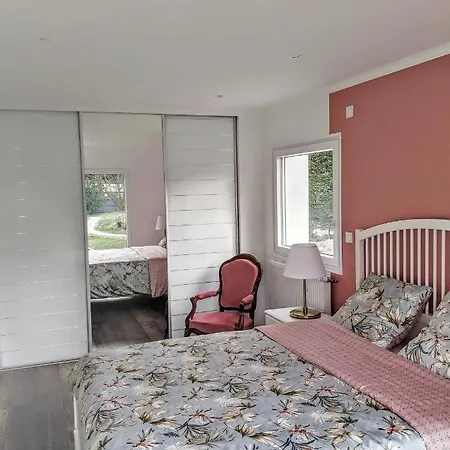 Maison Blanche En Cote De Nacre * Mathieu