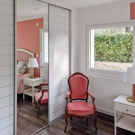 Maison Blanche En Cote De Nacre Mathieu