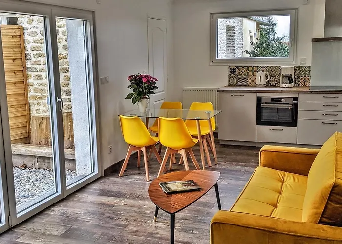 Maison Blanche En Cote De Nacre Nyaraló *