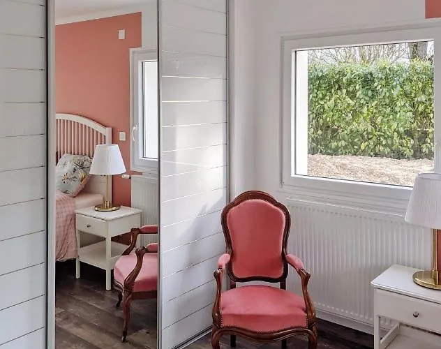 Maison Blanche En Cote De Nacre Mathieu