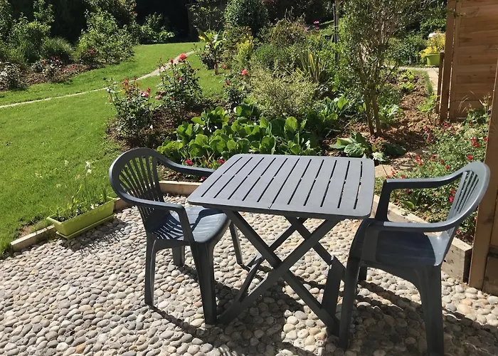 Maison Blanche En Cote De Nacre