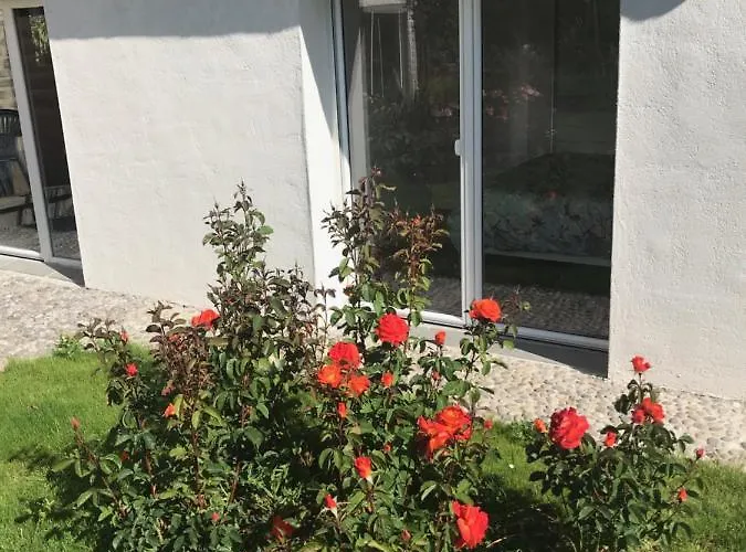 Maison Blanche En Cote De Nacre Nyaraló *